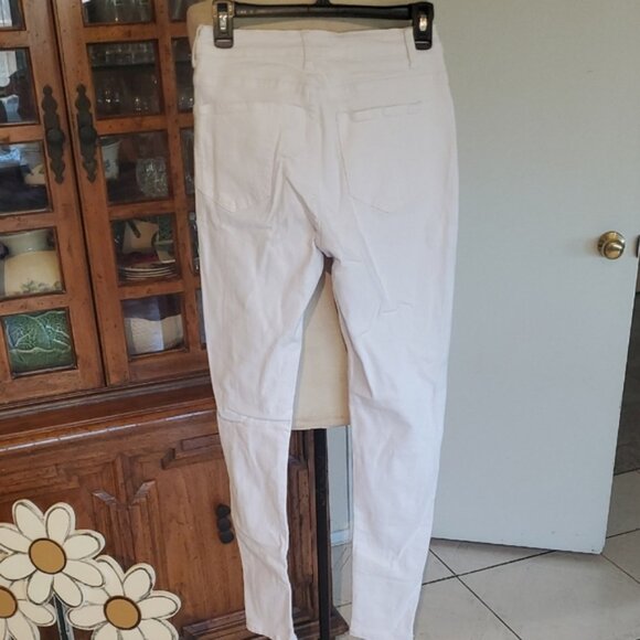 White Skinny HighWaisted Jeans with Distressed Details - Picture 4 of 9